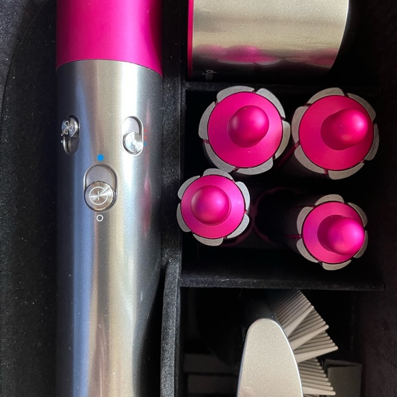 Dyson - Picture 4 of 8